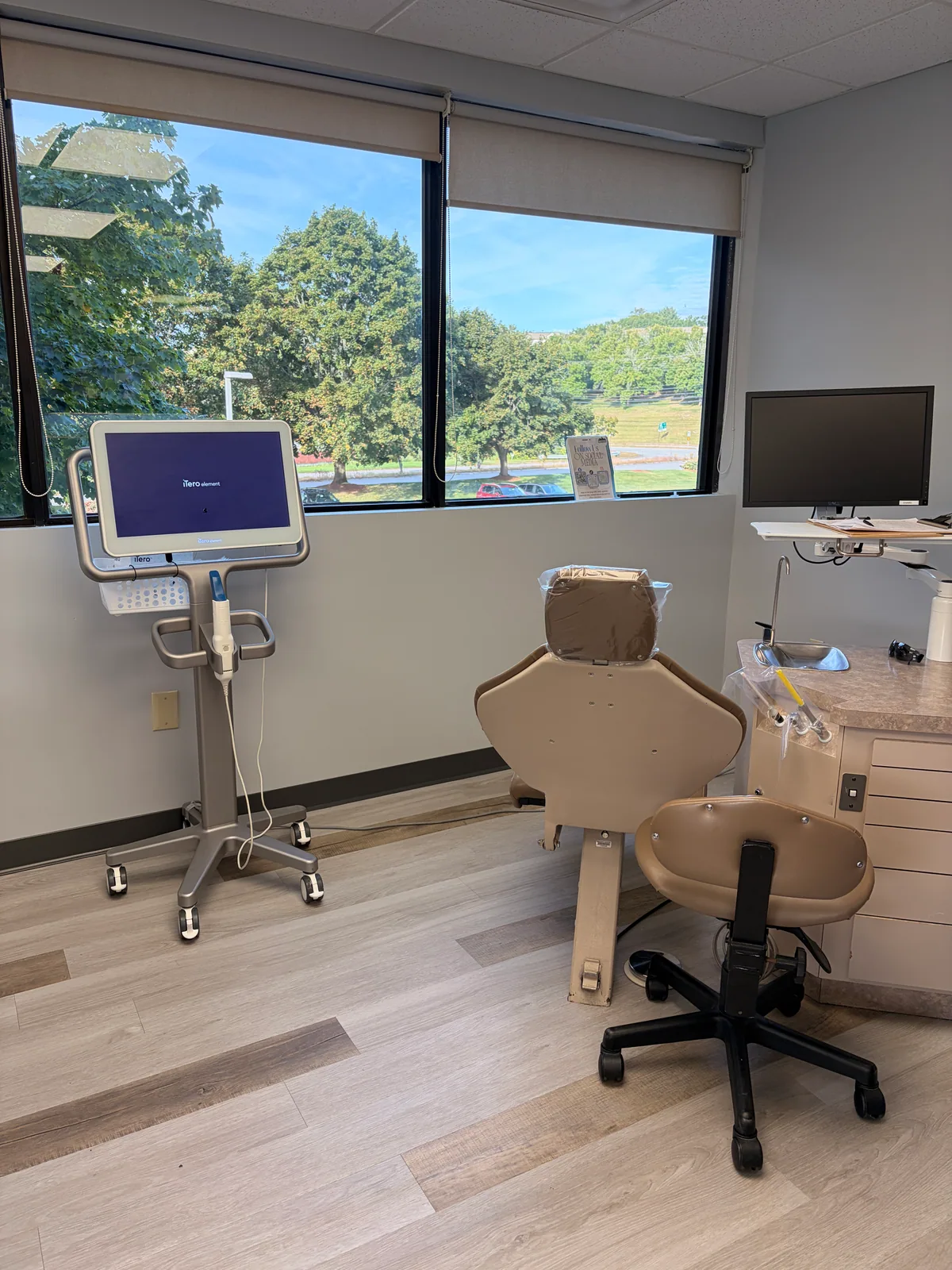 Treatment chair beside the windows at Summit Orthodontics